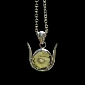 Hathor nyaklánc - Moldavit